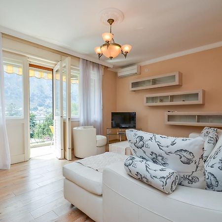 Central Apartment Cattaro Esterno foto