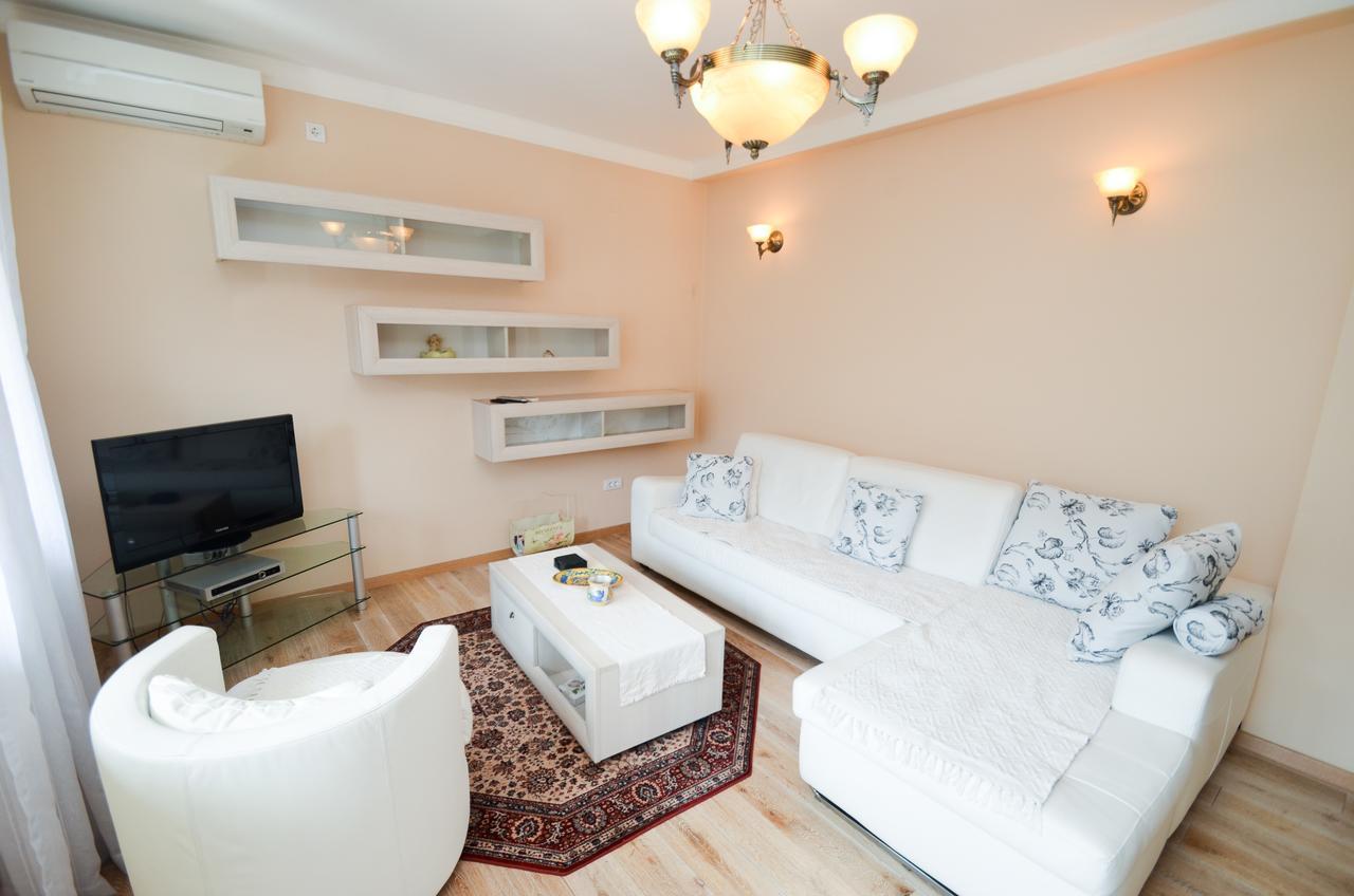 Central Apartment Cattaro Esterno foto