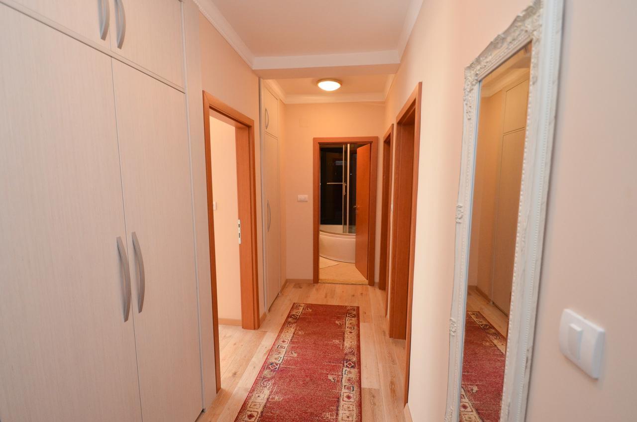 Central Apartment Cattaro Esterno foto