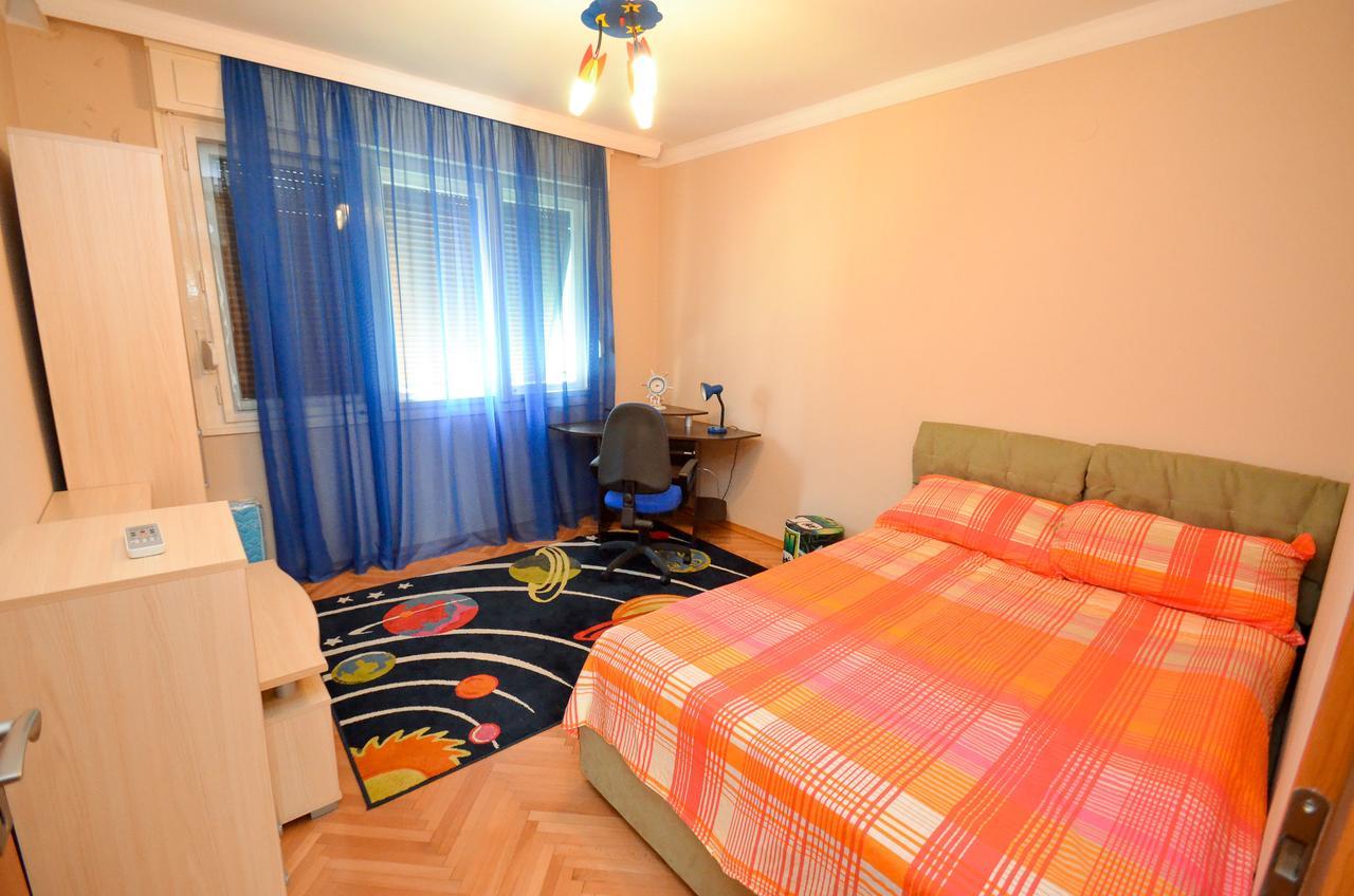 Central Apartment Cattaro Esterno foto