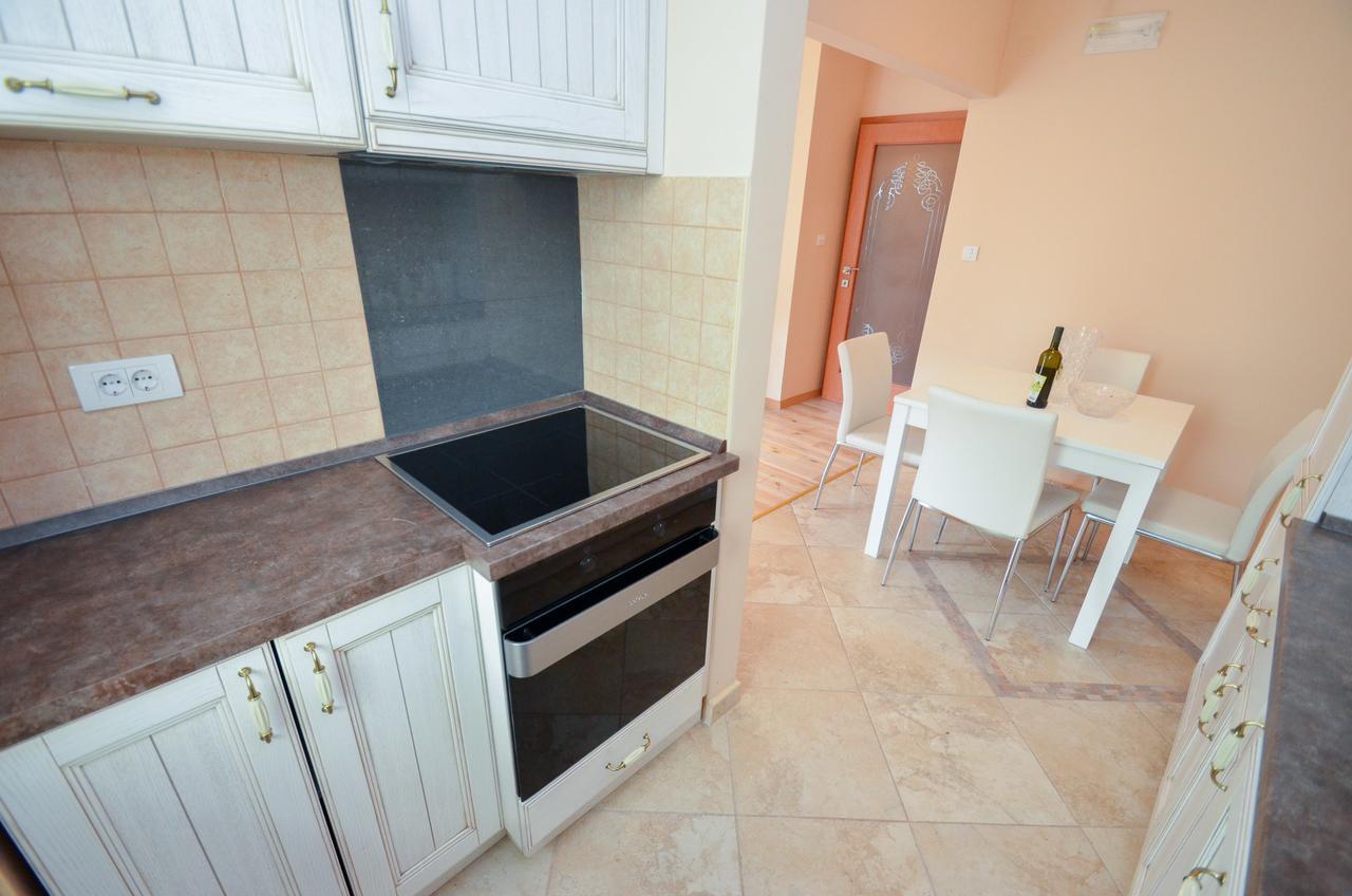 Central Apartment Cattaro Esterno foto