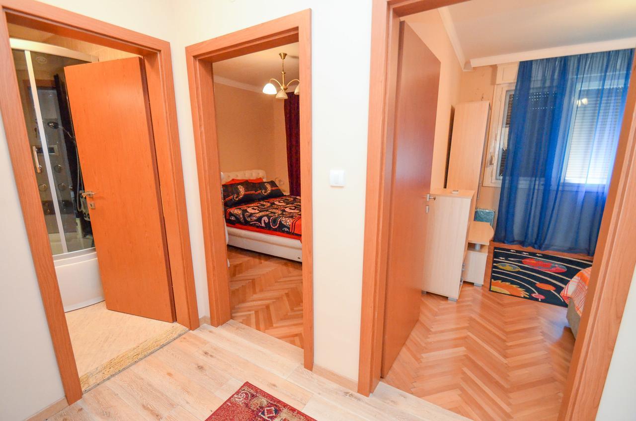 Central Apartment Cattaro Esterno foto